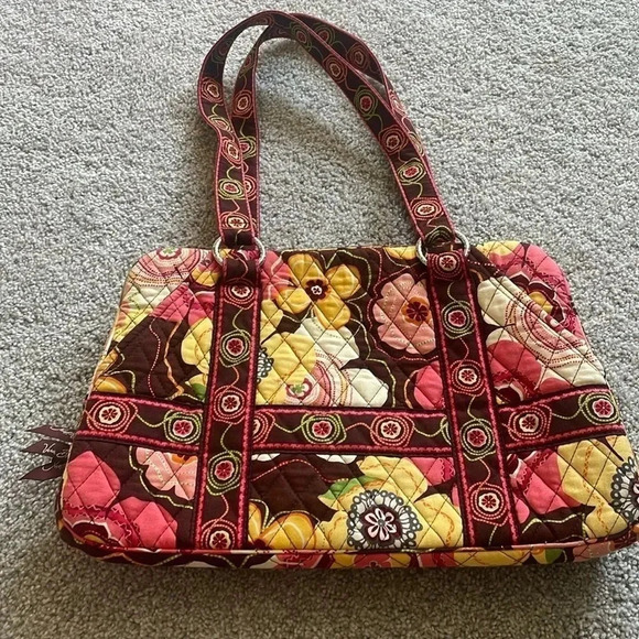 Vera Bradley Handbags - Vera Bradley zippered tote